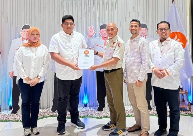 Empat Partai Pemilik Kursi Mayoritas di DPRD Kabupaten Bintan Dukung Roby Kurniawan - Deby Maryanti